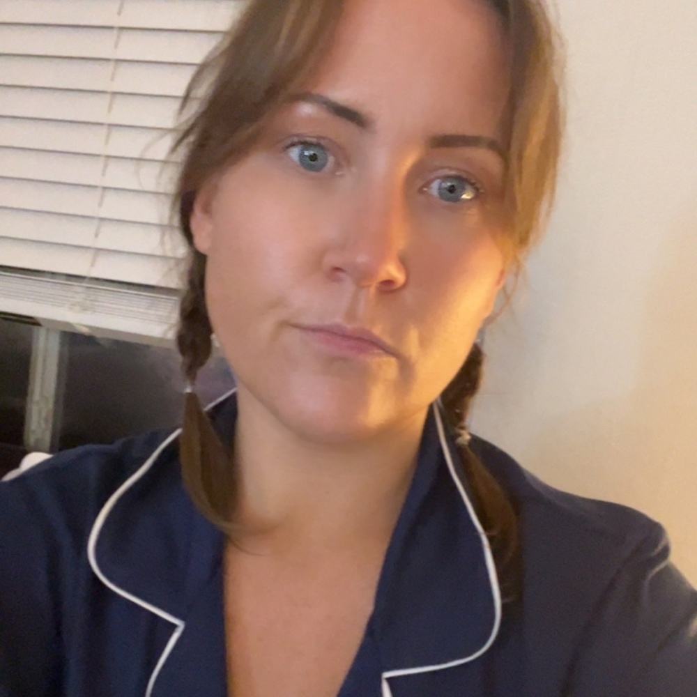Meet your Posher, Holly